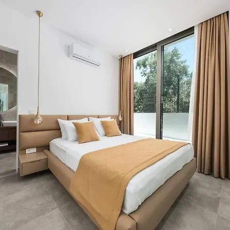 Luxury Dream 25m Large Infinity Pool Villa